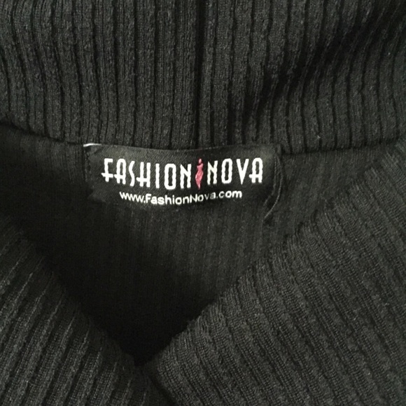 Fashion Nova Black Off the Shoulder Romper 📦 - Picture 3 of 7